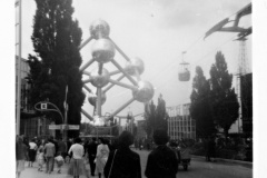 Black and White photo of the Atomium at the Brussel's 1958 world's fair.